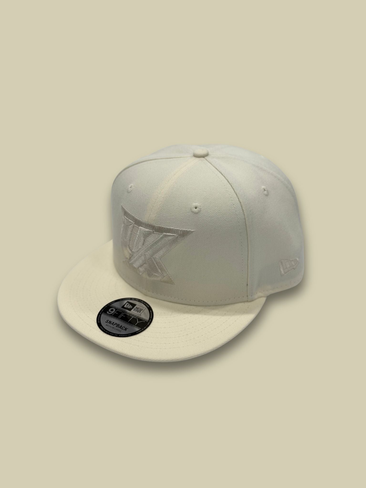 URBAN KNOWLEDGE X NEW ERA CHAMPIONSHIP EDITION OFF WHITE