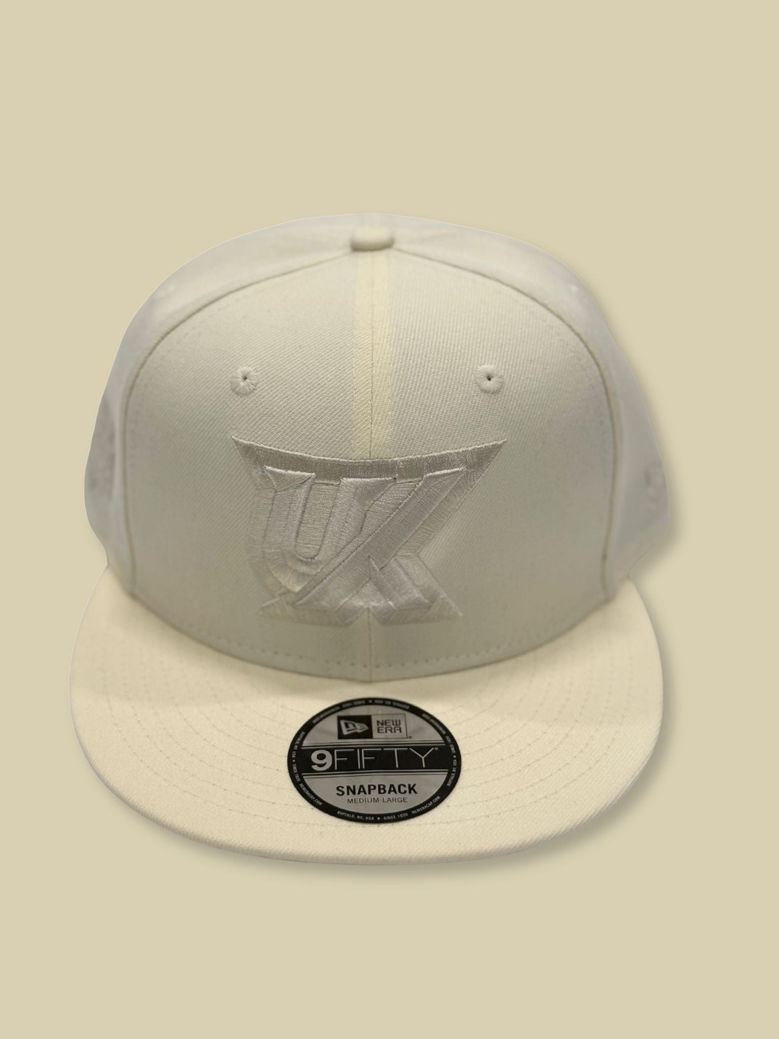 URBAN KNOWLEDGE X NEW ERA CHAMPIONSHIP EDITION OFF WHITE